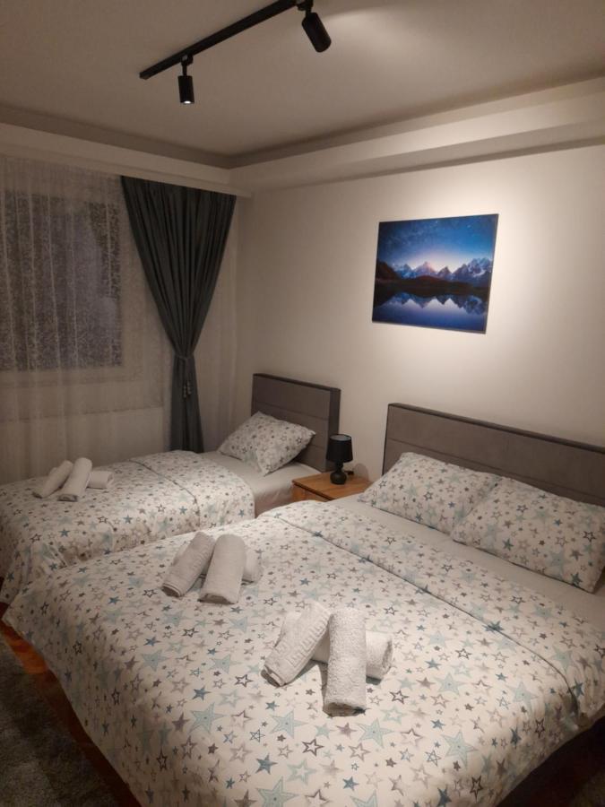Holiday Apartaments 2 Ni Exteriör bild