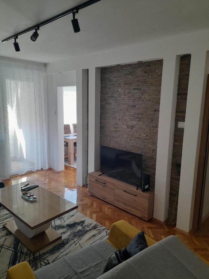 Holiday Apartaments 2 Ni Exteriör bild