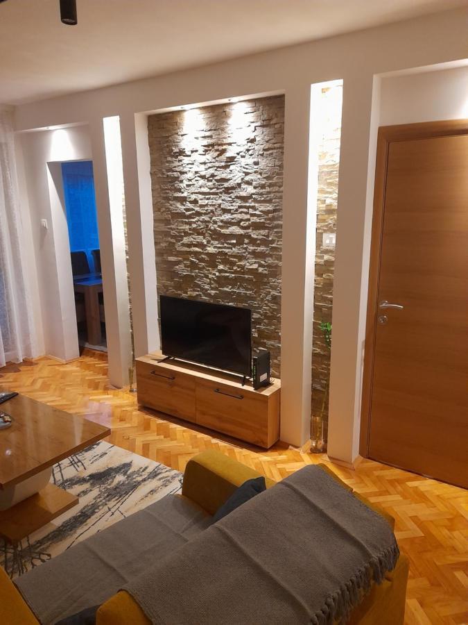 Holiday Apartaments 2 Ni Exteriör bild