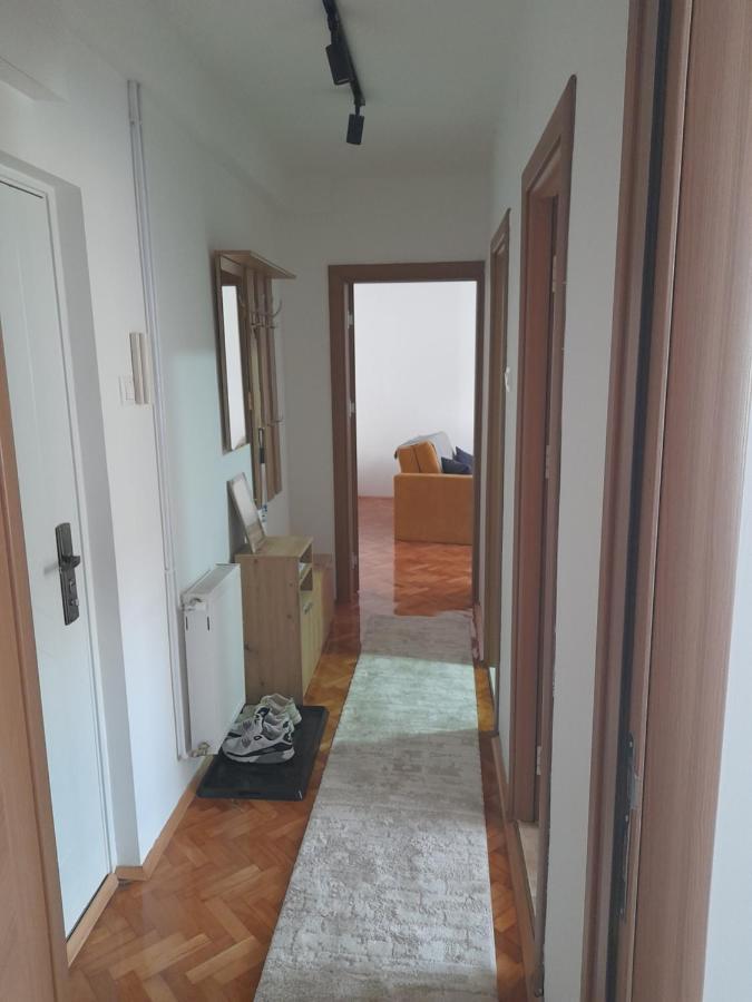 Holiday Apartaments 2 Ni Exteriör bild