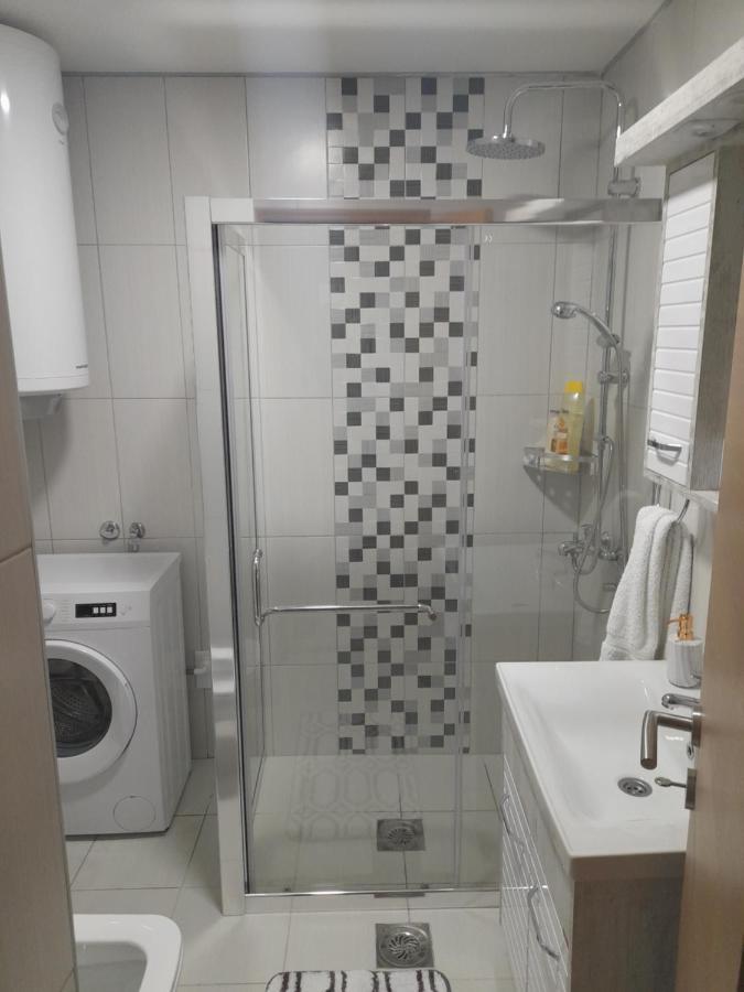 Holiday Apartaments 2 Ni Exteriör bild