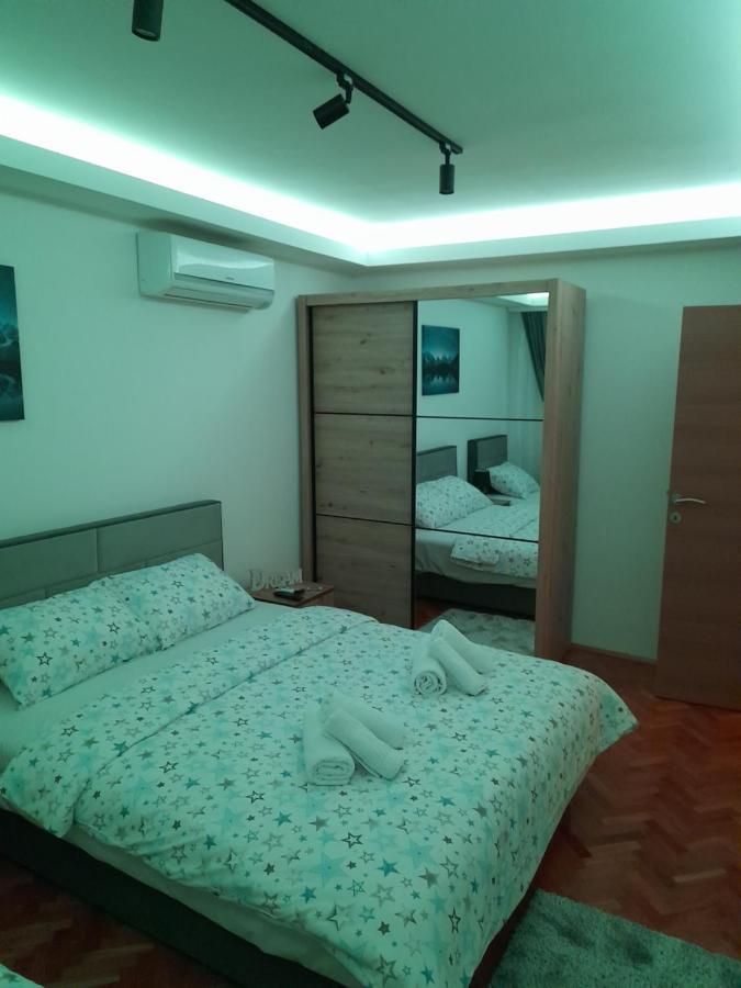 Holiday Apartaments 2 Ni Exteriör bild