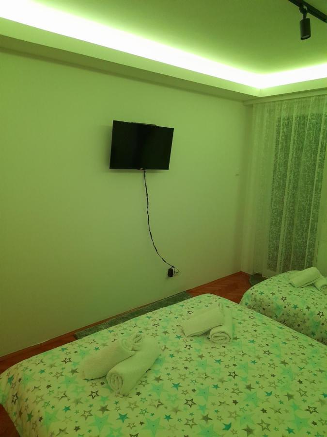 Holiday Apartaments 2 Ni Exteriör bild