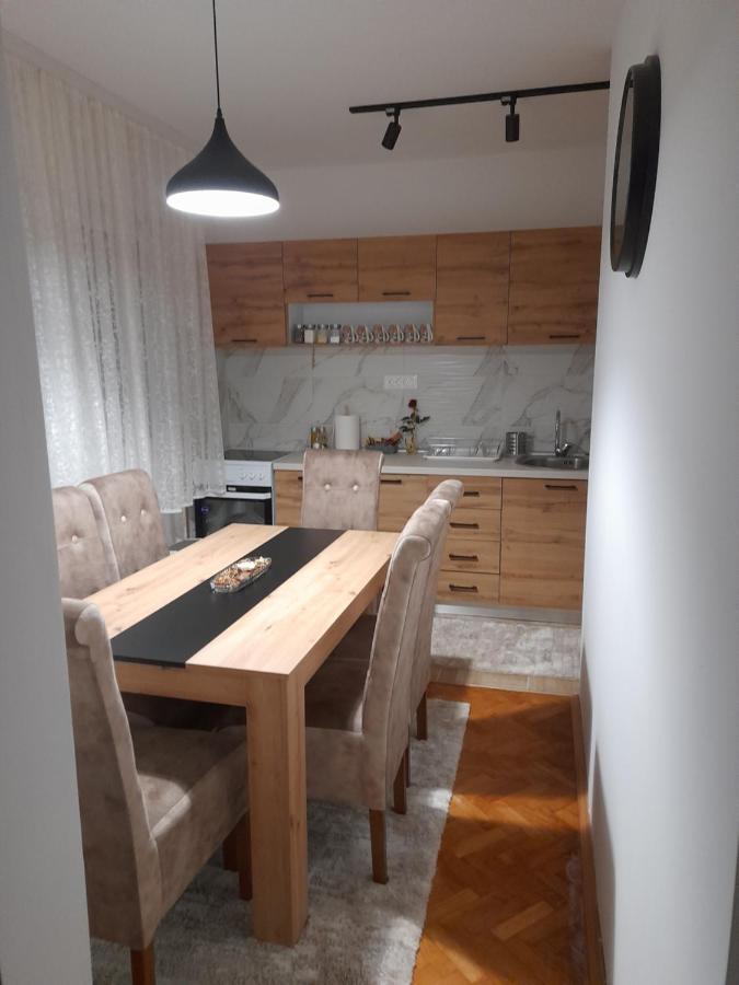 Holiday Apartaments 2 Ni Exteriör bild