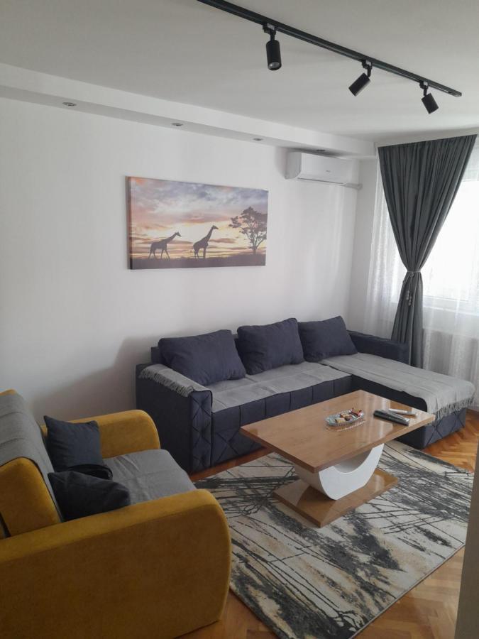 Holiday Apartaments 2 Ni Exteriör bild